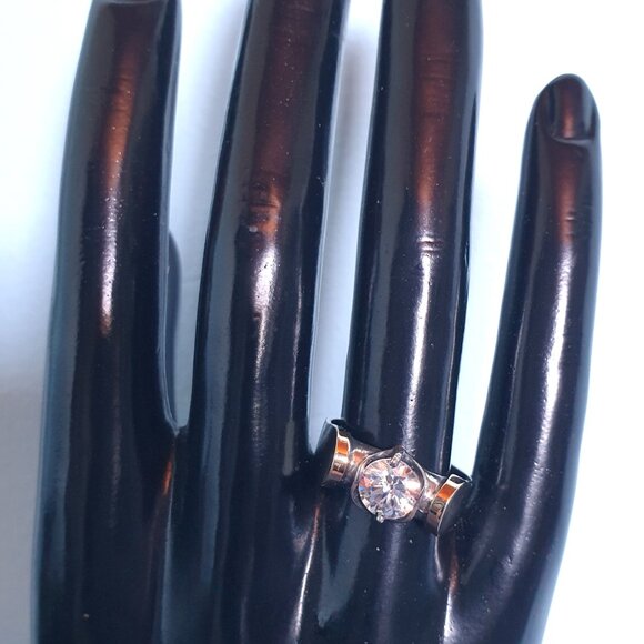 Elegant & Radiant Sparkling Vintage 925 Sterling Silver White Zircon Ring - Picture 12 of 14